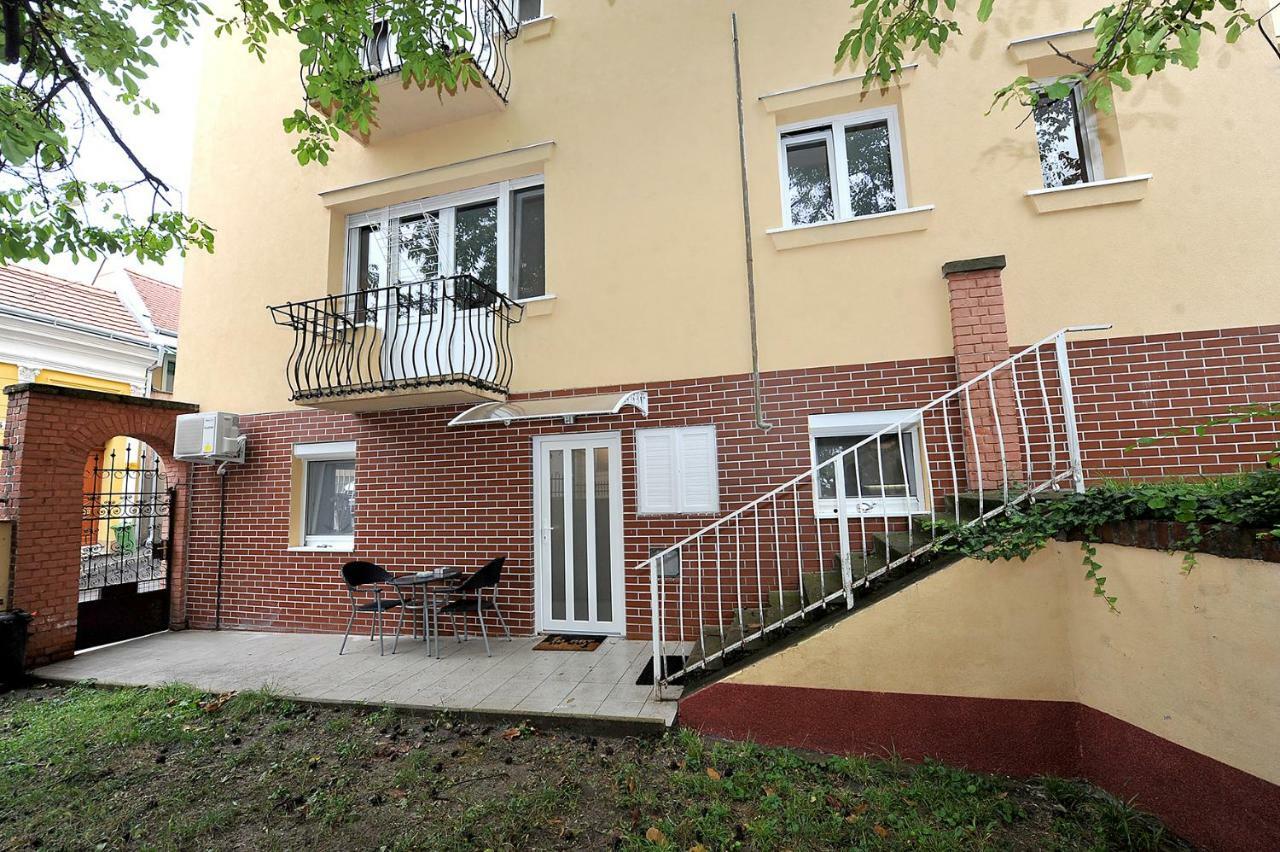Pure Apartman Pecs Exterior photo